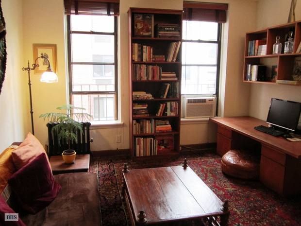 Photo 1 of 520 West 50th Street, Midtown West, NYC, $300,000, Web #: 1160538
