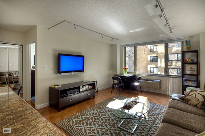 Photo 1 of 130 West 67th Street, Upper West Side, NYC, $570,000, Web #: 1568668