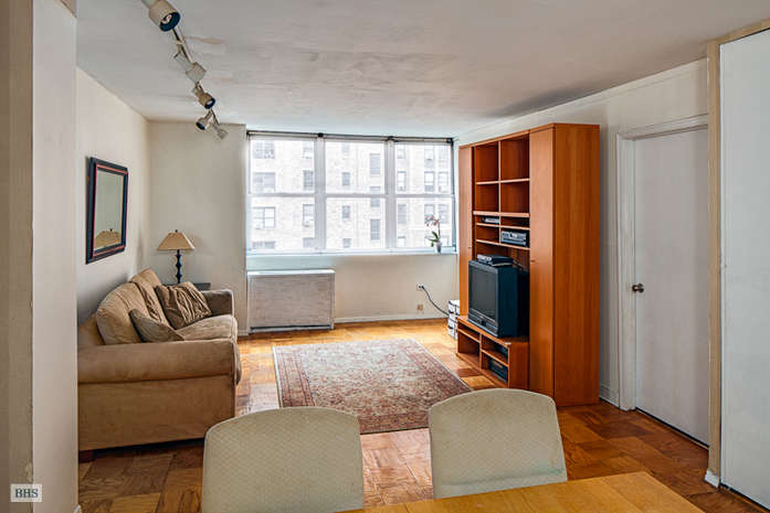 Photo 1 of 420 West 23rd Street, Greenwich Village/Chelsea, NYC, $825,000, Web #: 3146419