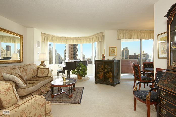 Photo 1 of 44 West 62nd Street, Upper West Side, NYC, $989,000, Web #: 3669428