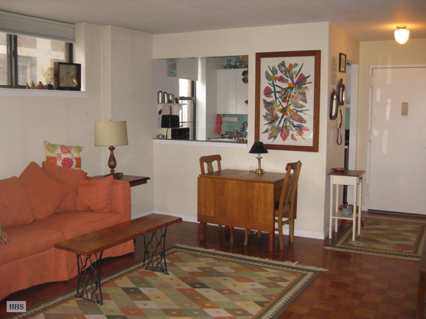 Photo 1 of 222 West 14th Street, Greenwich Village/Chelsea, NYC, $2,700, Web #: 3723950