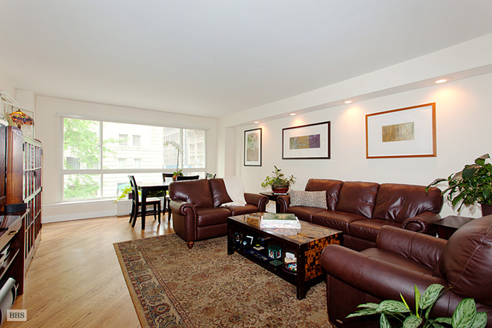 Photo 1 of 200 Central Park South, Midtown West, NYC, $1,200,000, Web #: 4034200