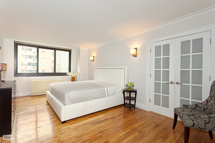 Photo 1 of 347 West 57th Street, Midtown West, NYC, $499,000, Web #: 8696881
