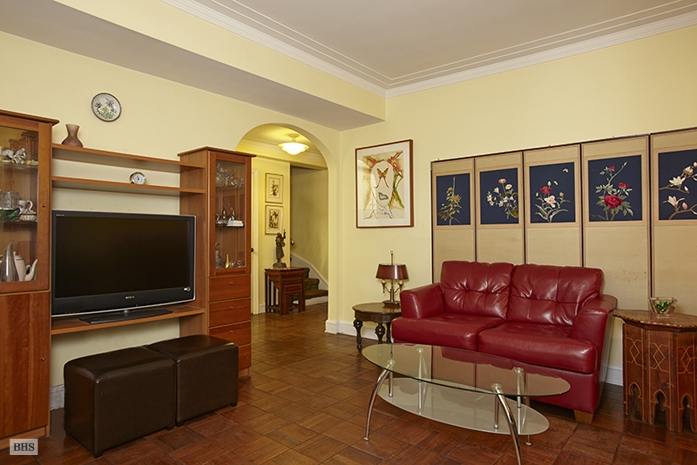 Photo 1 of 25 Central Park West, Upper West Side, NYC, $1,325,000, Web #: 8938214