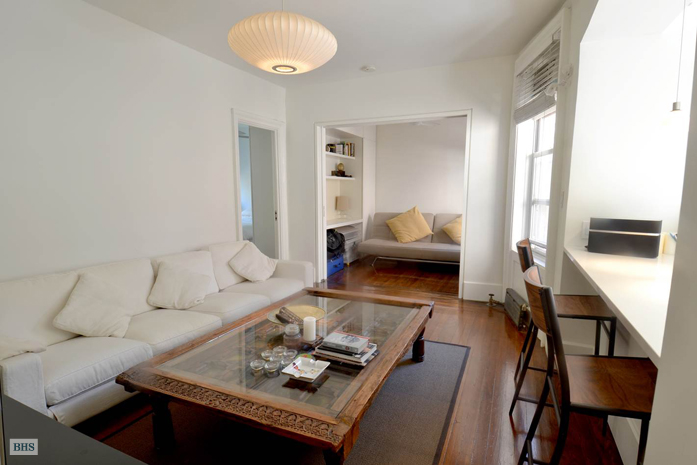 Photo 1 of 92 Perry Street 12A, West Village, NYC, $4,750, Web #: 9317464