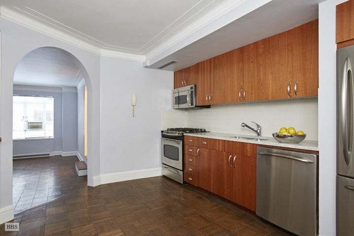 Photo 1 of 25 Central Park West, Upper West Side, NYC, $1,200,000, Web #: 11981968