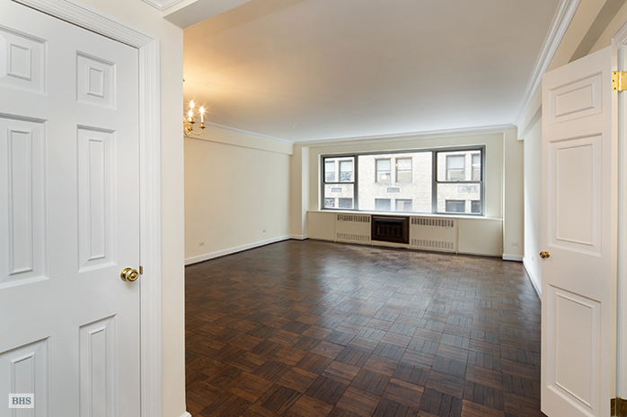 Photo 1 of 110 East 57th Street, Midtown East, NYC, $685,000, Web #: 12027891