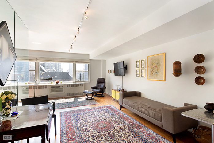 Photo 1 of 167 East 67th Street 15D, Upper East Side, NYC, $455,000, Web #: 12558941