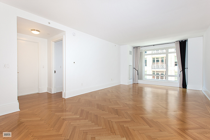 Photo 1 of 205 West 76th Street, Upper West Side, NYC, $9,000, Web #: 12907734