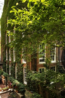 4 SUTTON SQUARE