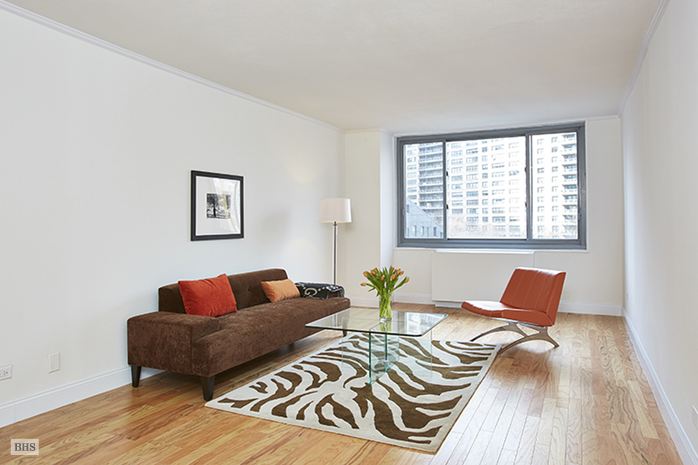 Photo 1 of 2025 Broadway, Upper West Side, NYC, $645,000, Web #: 14318569