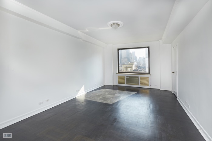 875 Fifth Avenue, Upper East Side, NYC, $4,250,000, Web #: 14446739