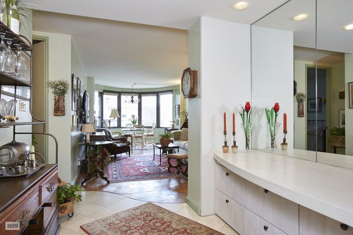Photo 1 of 44 West 62nd Street, Upper West Side, NYC, $805,000, Web #: 14846397