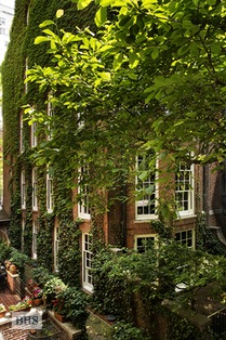 4 SUTTON SQUARE