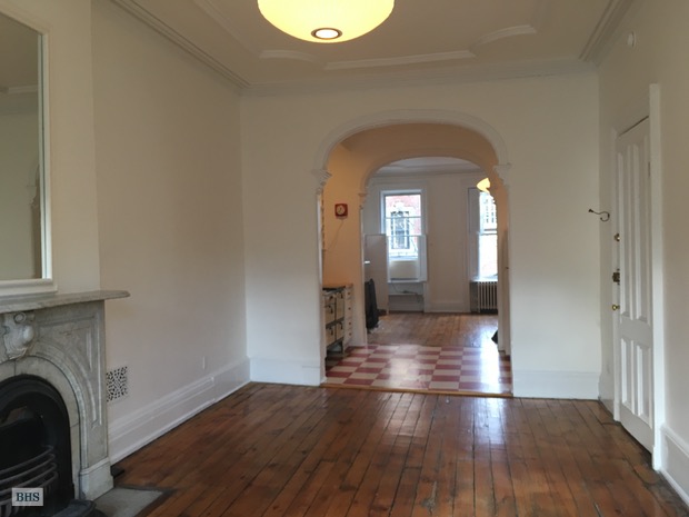 Photo 1 of 62 Perry Street, West Village, NYC, $5,200, Web #: 15920580
