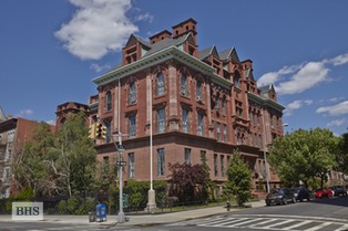 279 STERLING PLACE