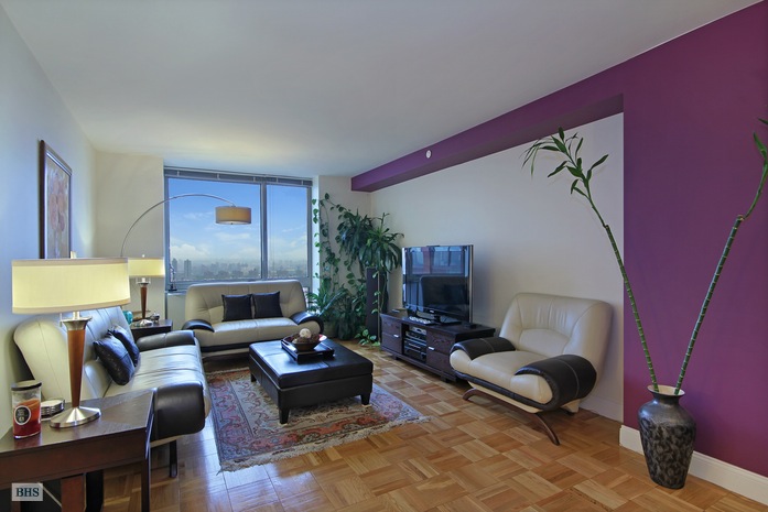 Photo 1 of 215 East 96th Street, Upper East Side, NYC, $916,000, Web #: 16390547