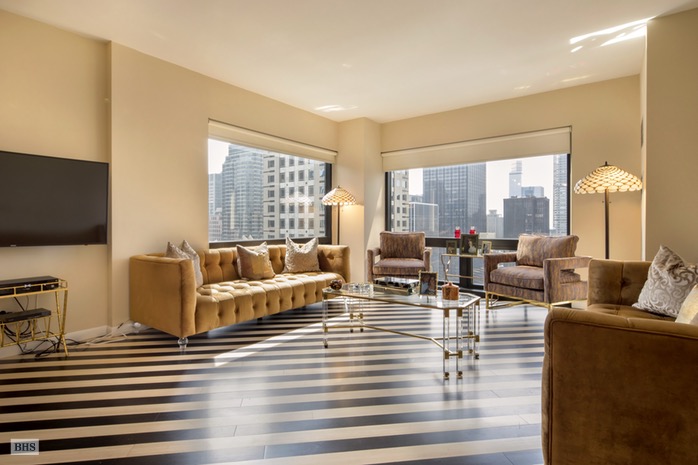 Photo 1 of 721 Fifth Avenue, Midtown East, NYC, $1,790,000, Web #: 16577534