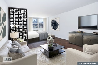 77 SEVENTH AVENUE
