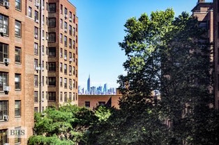 209 CLINTON AVE