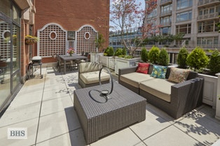 205 WEST 76TH STREET