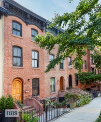 435 WAVERLY AVE