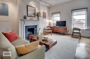 Brownstone 2 bed/1 bath w roof deck