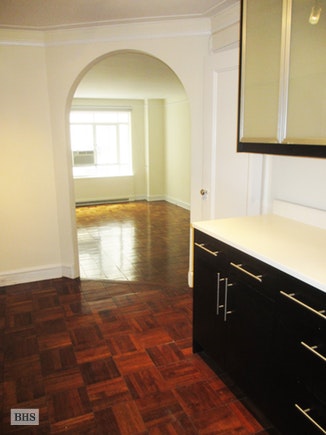 Photo 1 of 25 Central Park West, Upper West Side, NYC, $3,800, Web #: 17306310