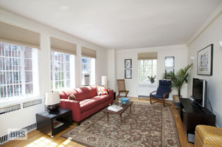 118 8TH AVENUE
