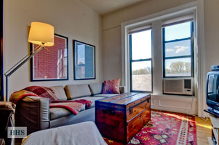 Sunny Cozy One Bedroom