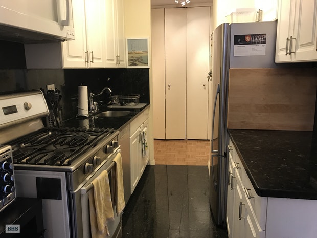 1619 Third Avenue 15D, Upper East Side, NYC, $3,600, Web #: 17531847