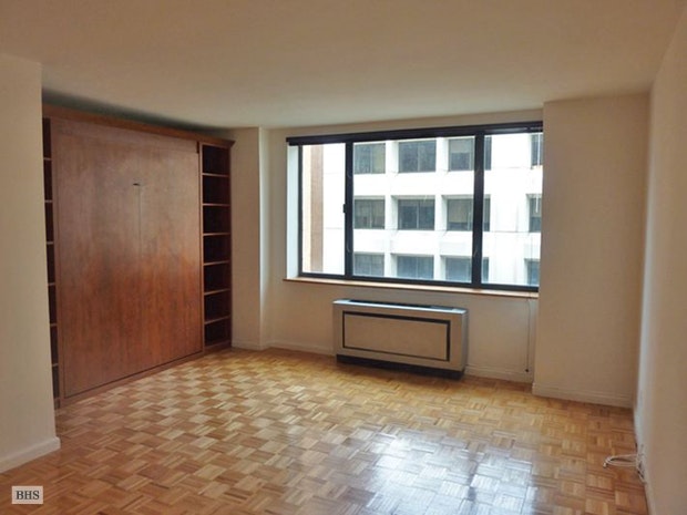 Photo 1 of 30 West 61st Street 11F, Upper West Side, NYC, $2,700, Web #: 18101741