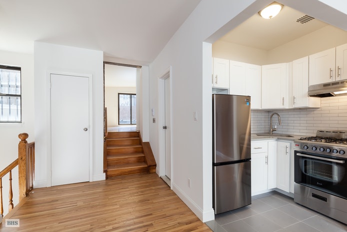 Photo 1 of 9 West 69th Street, Upper West Side, NYC, $3,600, Web #: 18296897