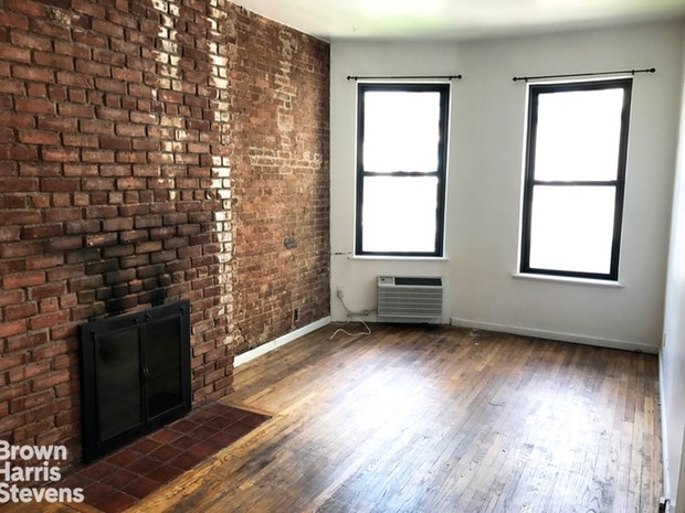 Photo 1 of 17 West 89th Street 5R, Upper West Side, NYC, $2,400, Web #: 18701812