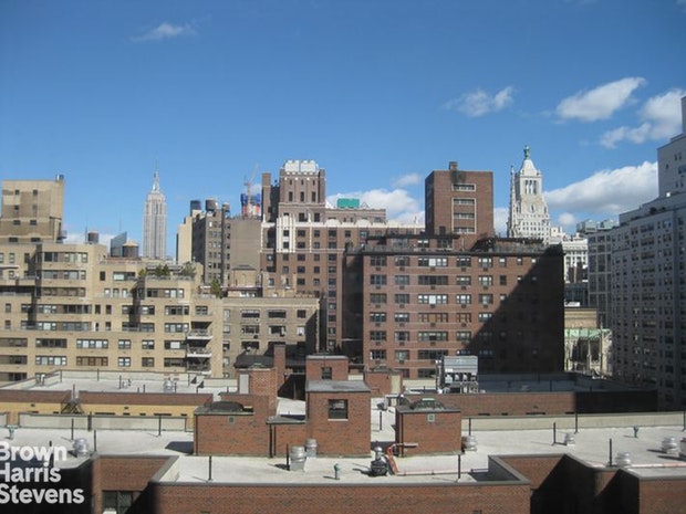 Photo 1 of 60 East 8th Street 9G, East Village, NYC, $3,000, Web #: 18866592