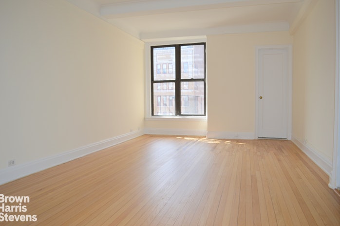 Photo 1 of 440 West 34th Street 12F, Midtown West, NYC, $2,400, Web #: 18992806