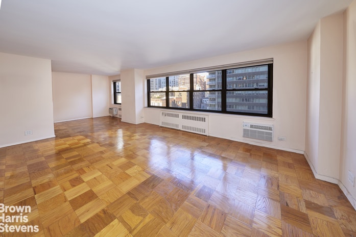 Photo 1 of 205 West End Avenue 8G, Upper West Side, NYC, $515,000, Web #: 19146123