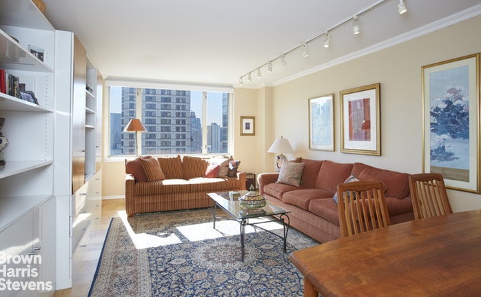 Photo 1 of 130 West 67th Street 26F, Upper West Side, NYC, $815,000, Web #: 19458268
