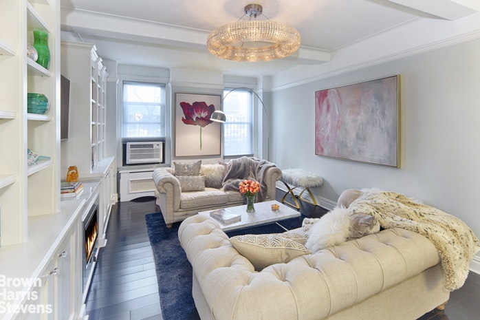 Photo 1 of 310 West 106th Street 1A, Upper West Side, NYC, $798,000, Web #: 19506555