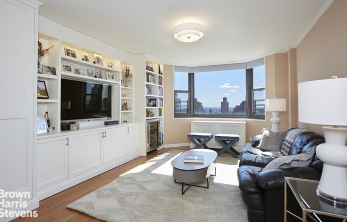 Photo 1 of 200 East 90th Street 28F, Upper East Side, NYC, $1,250,000, Web #: 19542316