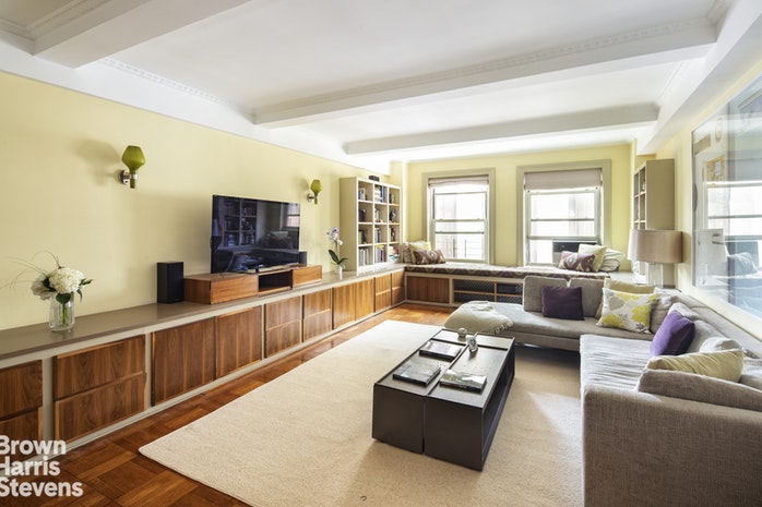 Photo 1 of 670 West End Avenue 10D, Upper West Side, NYC, $2,100,000, Web #: 19653491