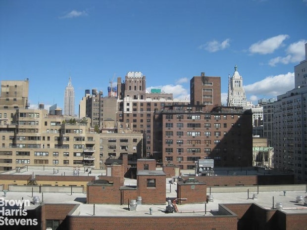 Photo 1 of 60 East 8th Street 9G, East Village, NYC, $2,800, Web #: 19889206