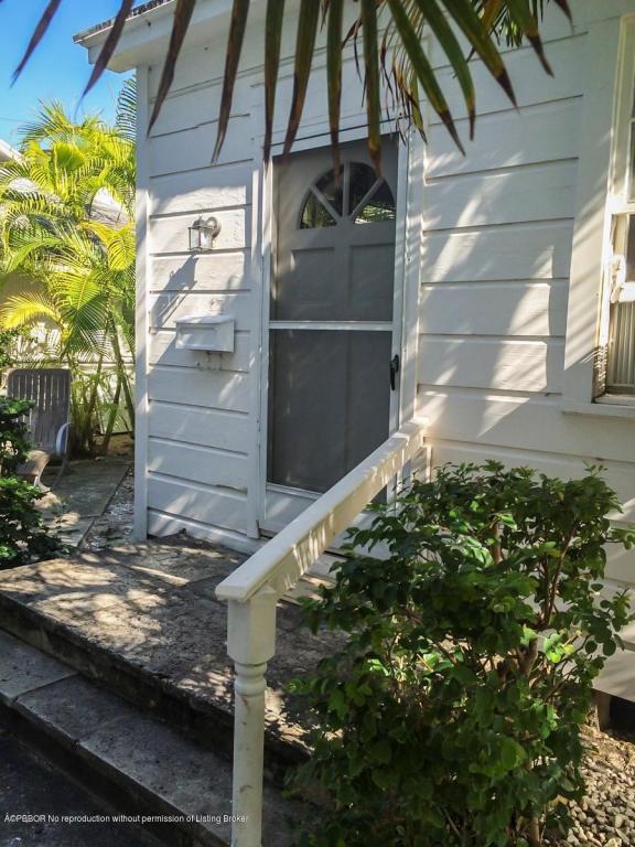 150 Australian Av Cottage