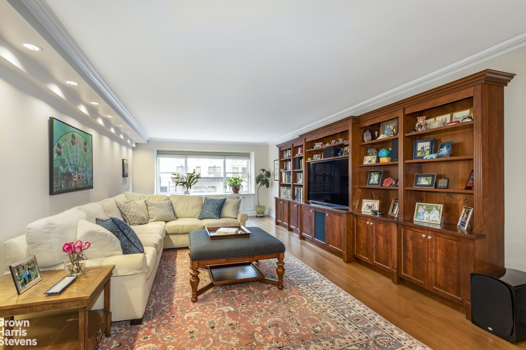 Photo 1 of 3 Bedroom Across From Central Park, Upper East Side, NYC, $2,395,000, Web #: 20070751