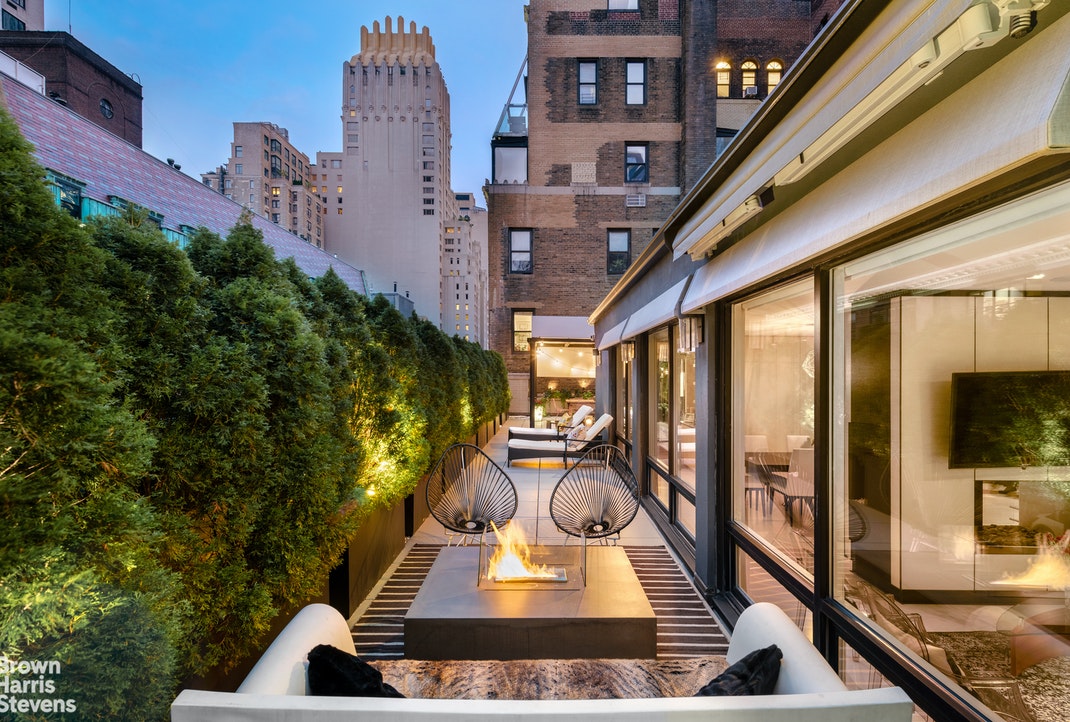 Photo 1 of 152 West 58th Street Ph, Midtown West, NYC, $2,375,000, Web #: 20176020