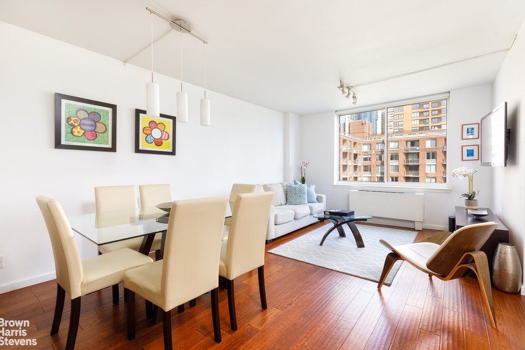 Photo 1 of 21 South End Avenue 737, Battery Park City, NYC, $925,000, Web #: 20303042