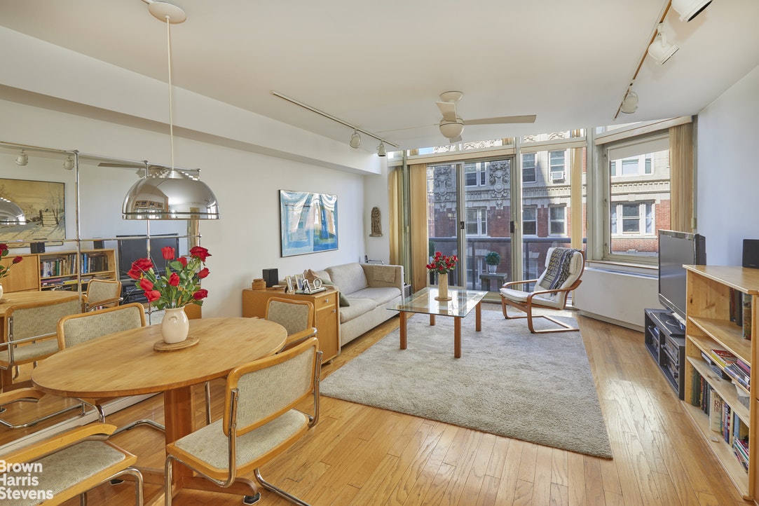 Photo 1 of 250 West 90th Street 12F, Upper West Side, NYC, $995,000, Web #: 20323190