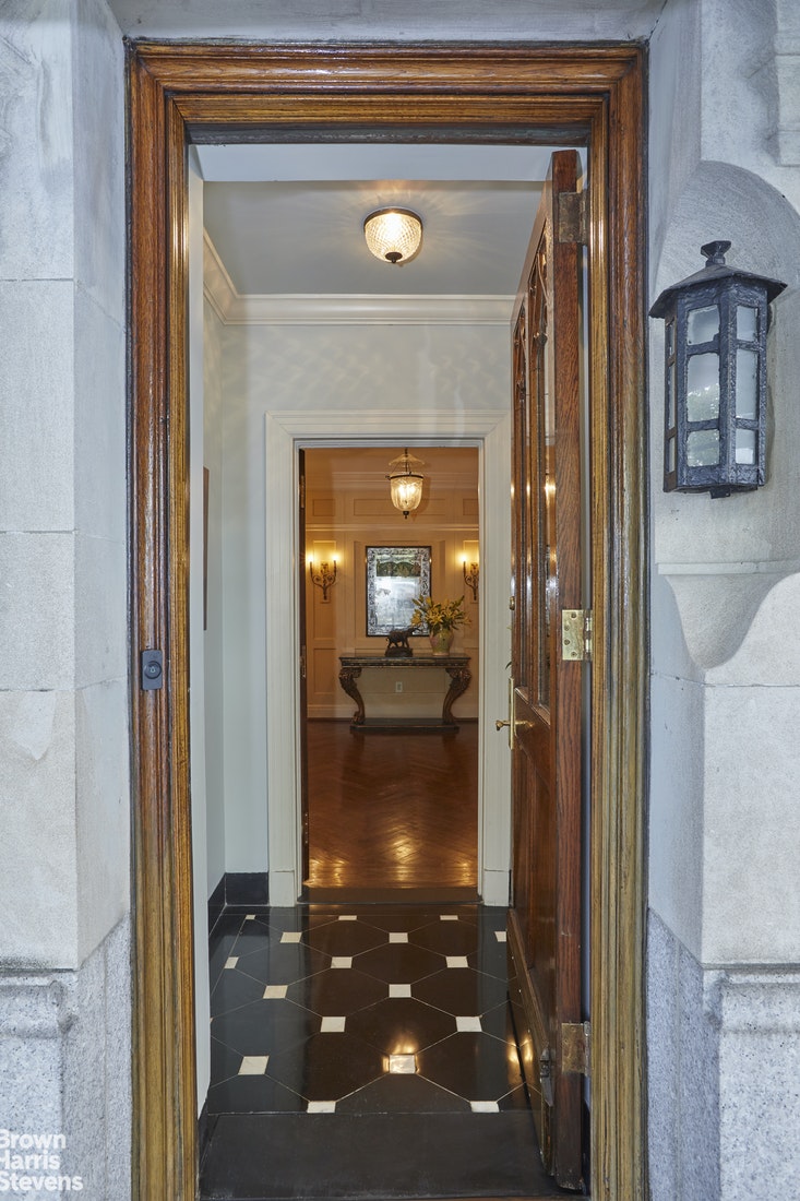 Photo 1 of 1 Gracie Square Mais/West, Upper East Side, NYC, $3,050,000, Web #: 20456665