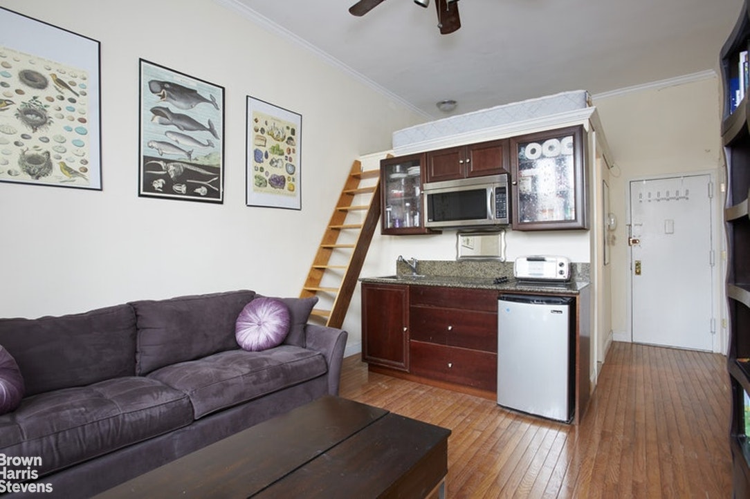 Photo 1 of 140 West 69th Street 76C, Upper West Side, NYC, $1,450, Web #: 20511139
