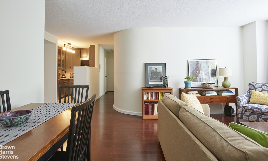Photo 1 of 130 West 67th Street 3F, Upper West Side, NYC, $675,000, Web #: 21030756